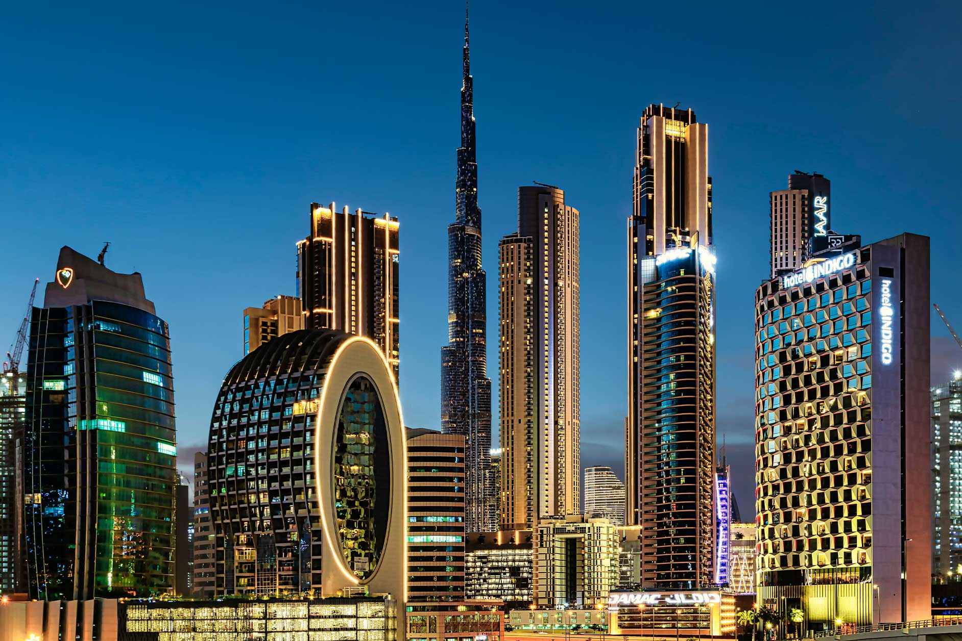 Dubai, Abu Dhabi